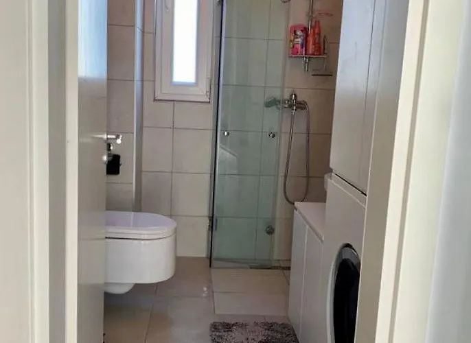 Vala Mar Apartment, Gjiri I Lalzit, Bookable For 2 Weeks Appartement *